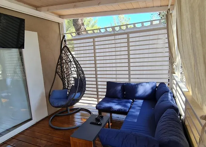 Mobile Andreana Campsite Jezera