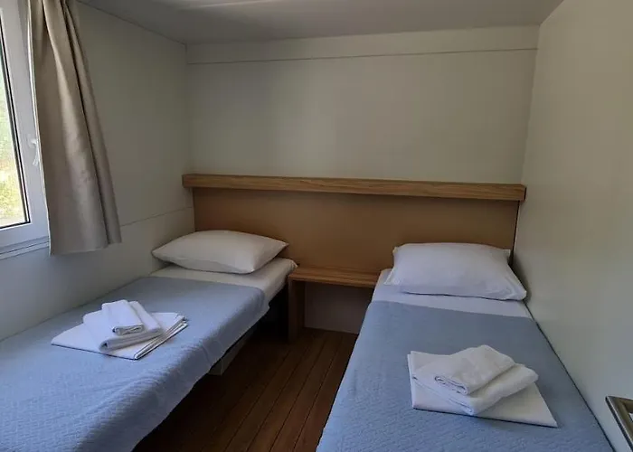 Mobile Andreana Campsite Jezera